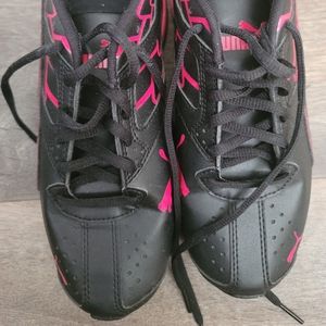 Womens Puma athletic shoes